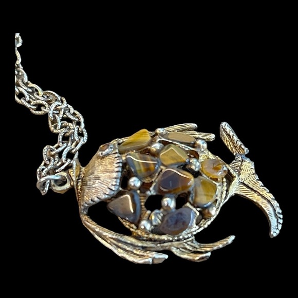 Super unique vintage gold tone and conic quartz fish necklace - Picture 5 of 6